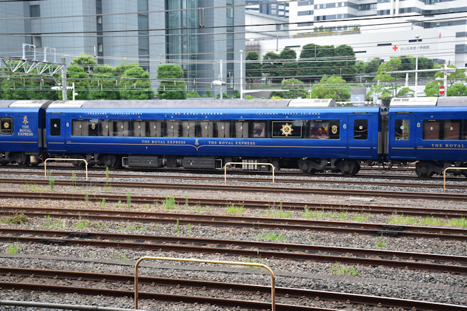 伊豆急行2100系「THE ROYAL EXPRESS」が北海道へ甲種輸送